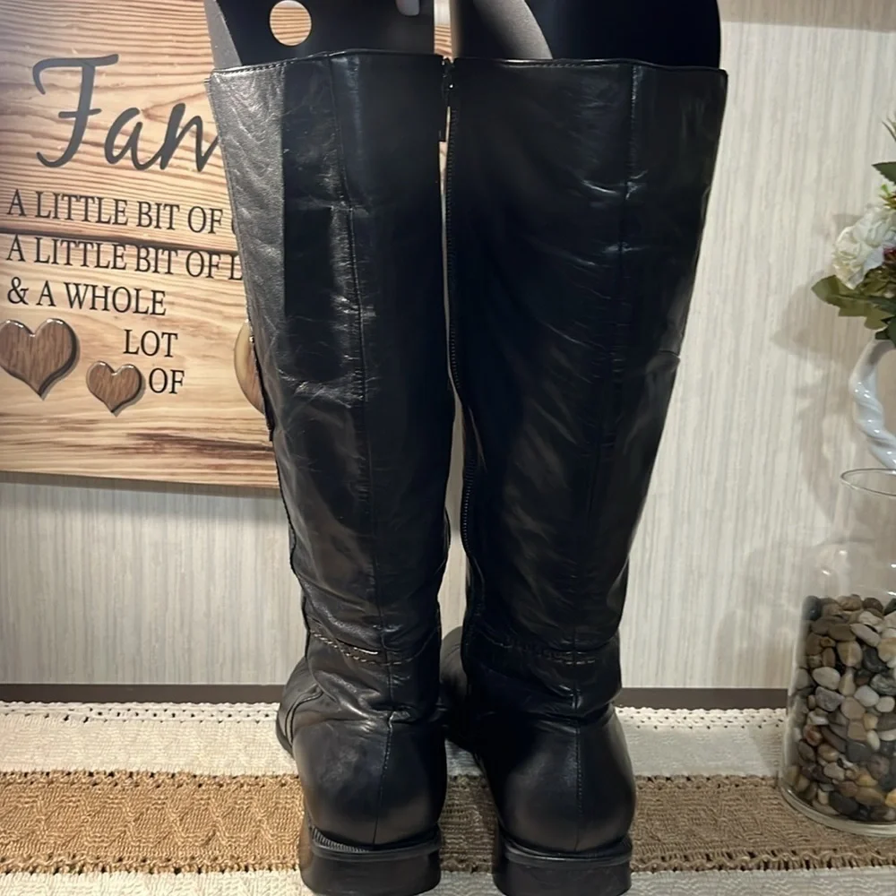 EVERYBODY BY E.Z. MODA BLACK LEATHER BOOTS